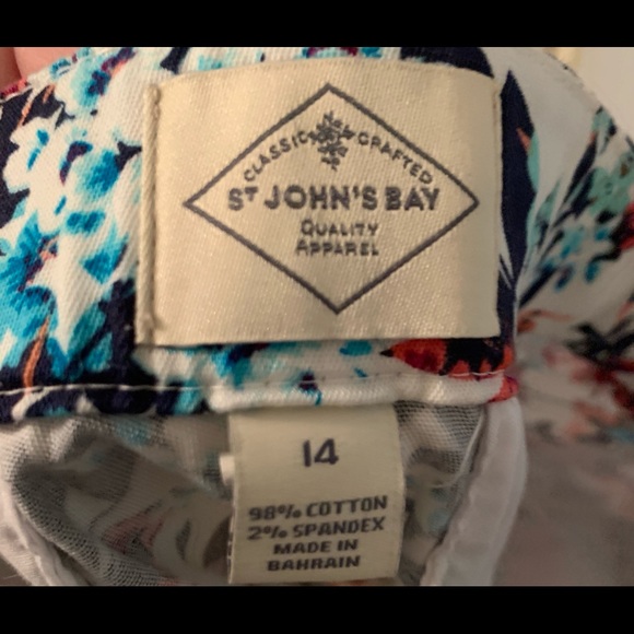 Capris - Picture 3 of 3